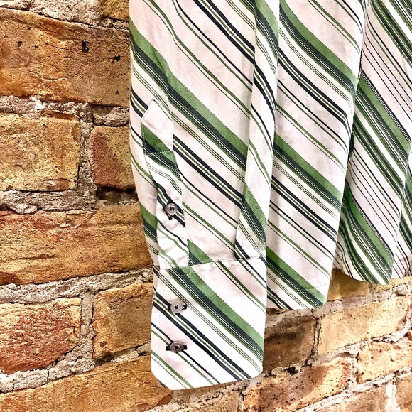 H&M Men's Green And White Striped Button Front No Tuck Shirt Small - Picture 6 of 9
